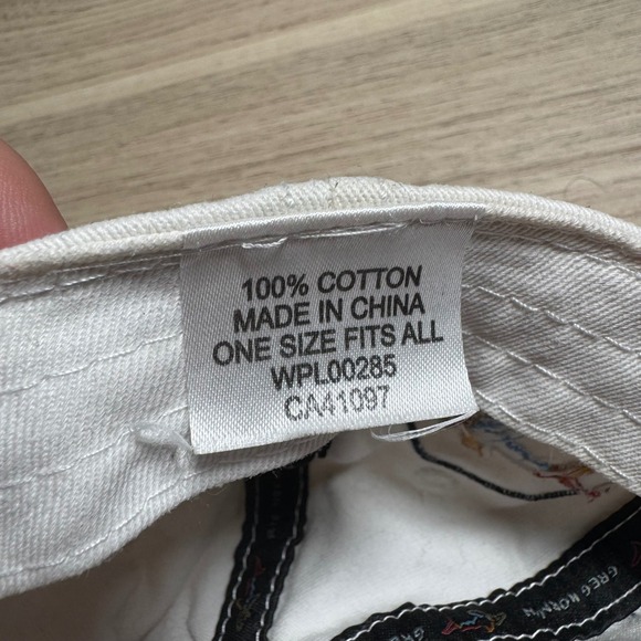 Greg Norman CGA Embroidered Shark Logo Golf Cap‎ Hat Beige 100% Cotton One Size - Picture 7 of 7